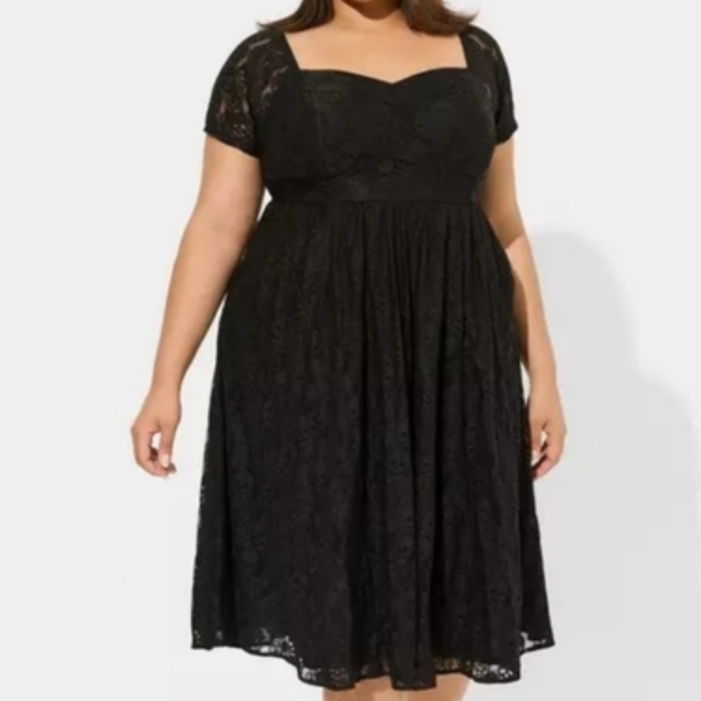 NWT Betsey Johnson X Torrid Cap Sleeve Lace Dress - Picture 13 of 13